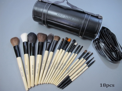 Bobbi Brown Online 18 Pcs Of Brushes Set
